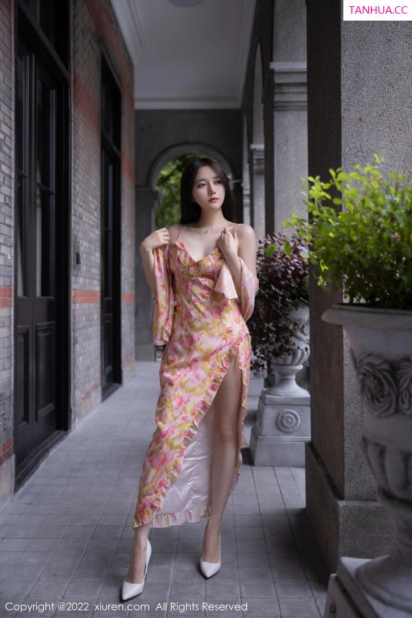 鱼子酱fish  [XiuRen]高清写真图 2022.12.09 No.5979 鱼子酱Fish 北京旅拍第25张图片